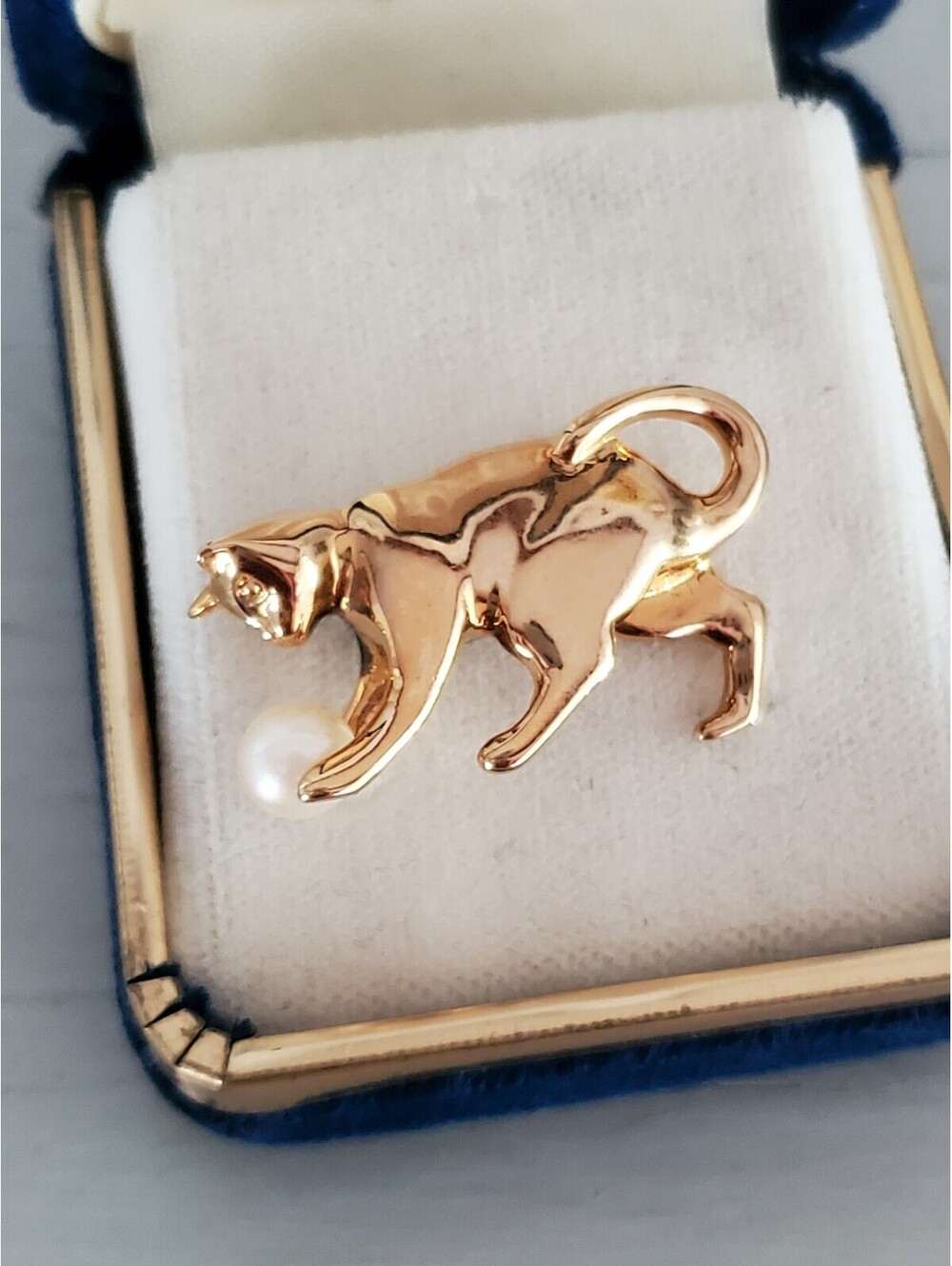 Vintage Gold-tone Cat Faux Pearl Brooch